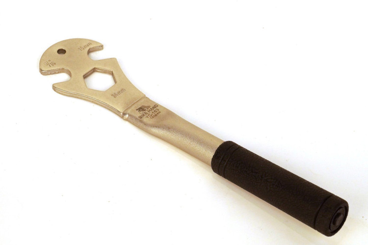 Ключ педальный YC-163 резиновая ручка