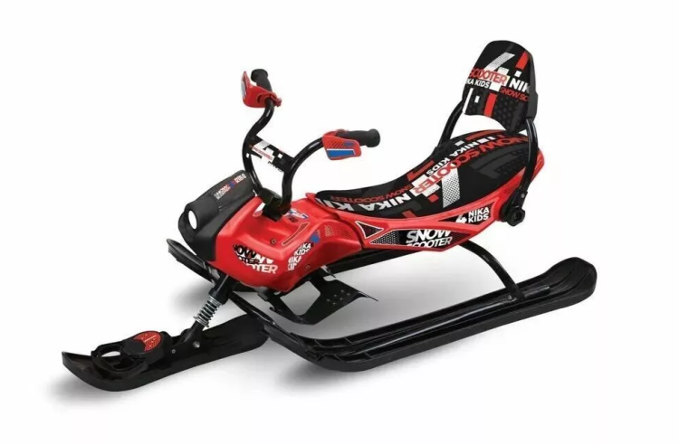 2023-09-20_22-08-12 Снегокат NIKA SNOWPATROL ДЛИННЫЙ (красно-черный принт) СО СПИНКОЙ, трос-рулетка